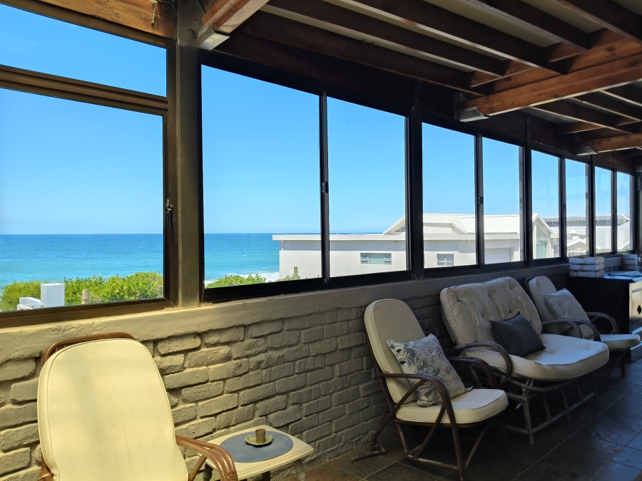 4 Bedroom Property for Sale in Wavecrest Eastern Cape